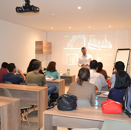 Charlas por el Dr. Raúl Aponte